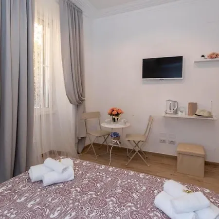 Lovely Nights - Luxury Πανσιόν Ρώμη